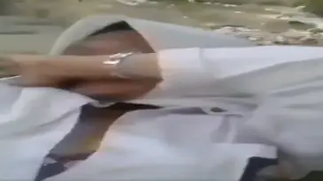 Bokep Ngewe Gadis SMA di Batu Sungai Jembutnya Sudah Lebat