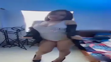 Memek Mulus DJ Bebibii No Bule Tubuh Bening Susu Montok
